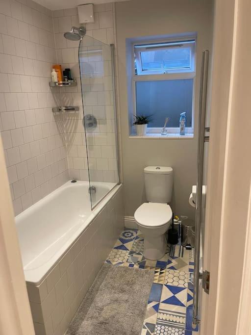Lovely 2 Bedroom Ground Floor Flat With Garden. 伦敦 外观 照片