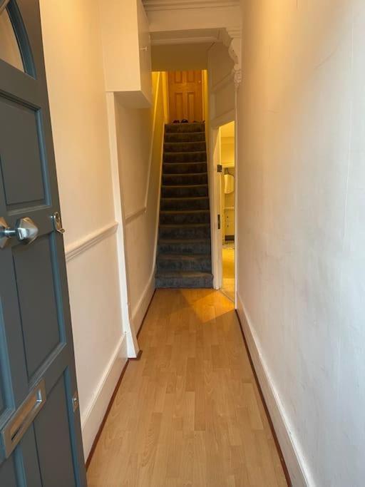 Lovely 2 Bedroom Ground Floor Flat With Garden. 伦敦 外观 照片