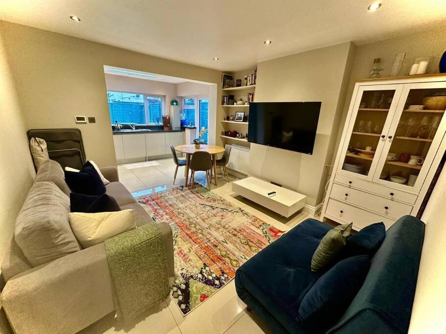 Lovely 2 Bedroom Ground Floor Flat With Garden. 伦敦 外观 照片