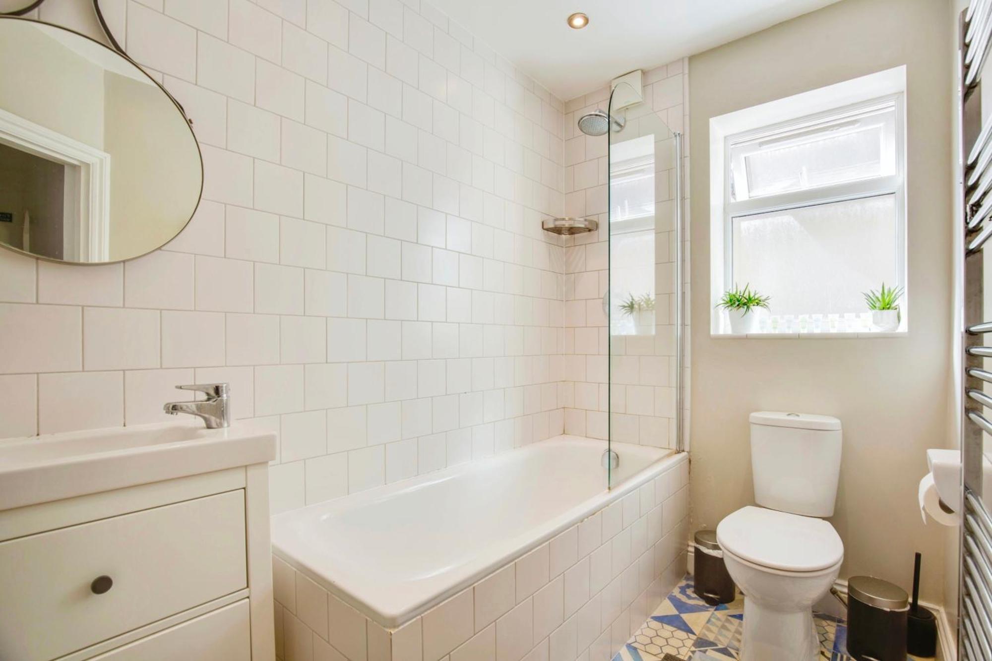 Lovely 2 Bedroom Ground Floor Flat With Garden. 伦敦 外观 照片