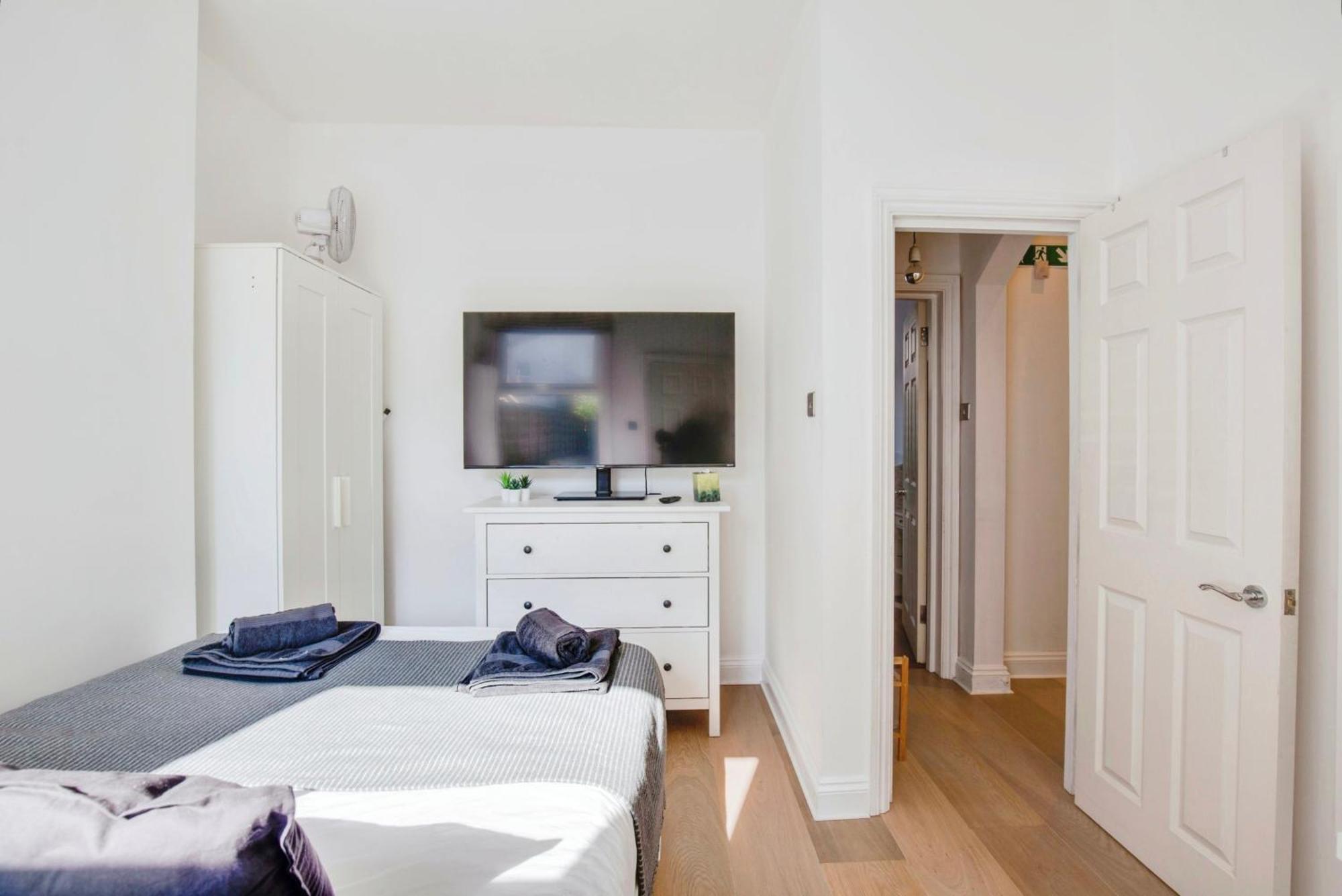 Lovely 2 Bedroom Ground Floor Flat With Garden. 伦敦 外观 照片